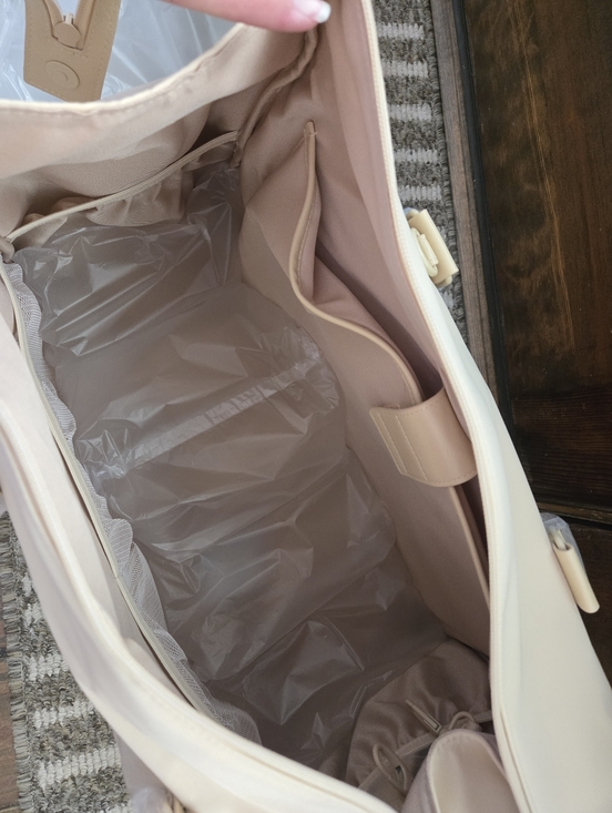 Béis Commuter Duffle Bag | Beige - Picture 7 of 7